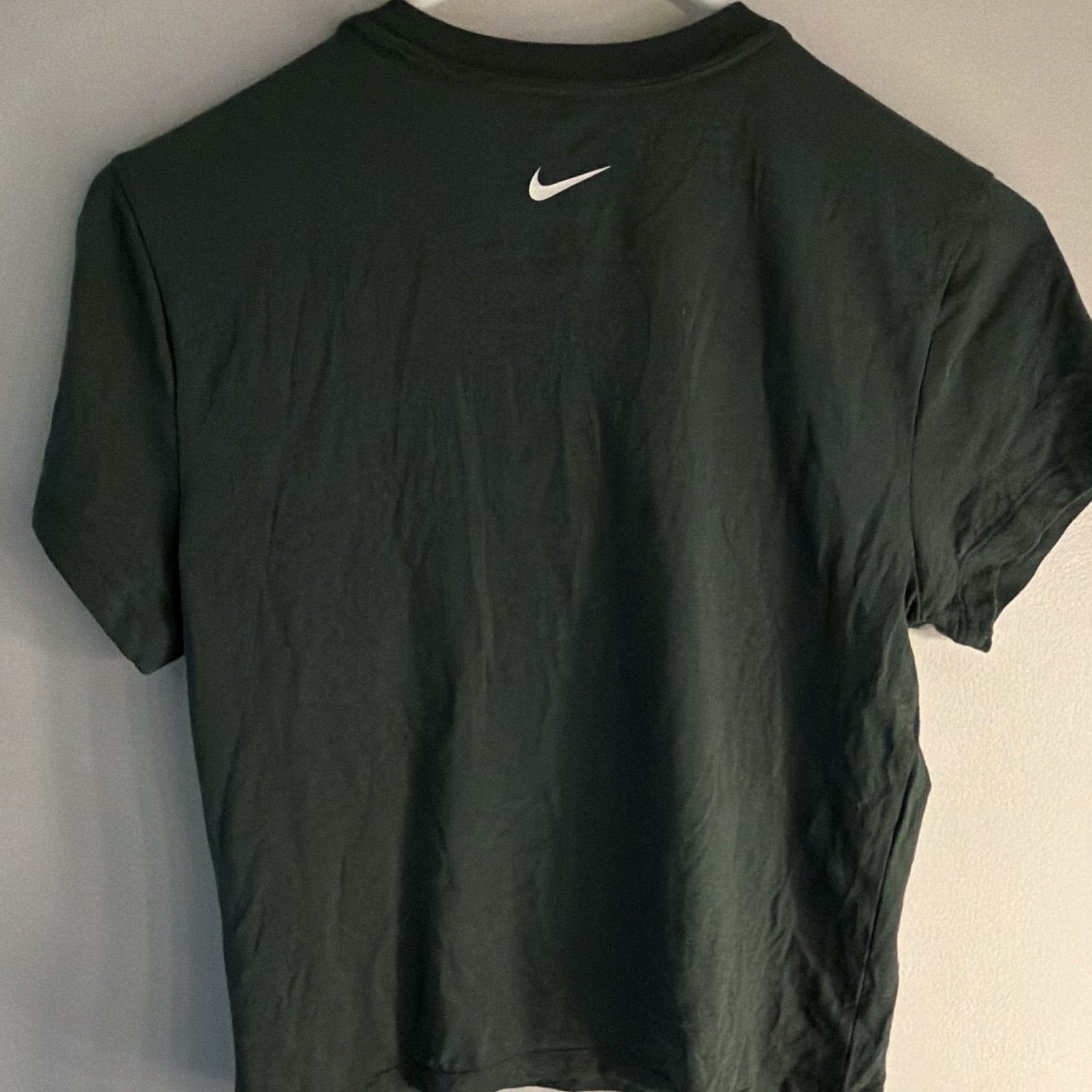 Nike Graphic T-shirt In Green Size Medium Slim Fit Short Sleeve