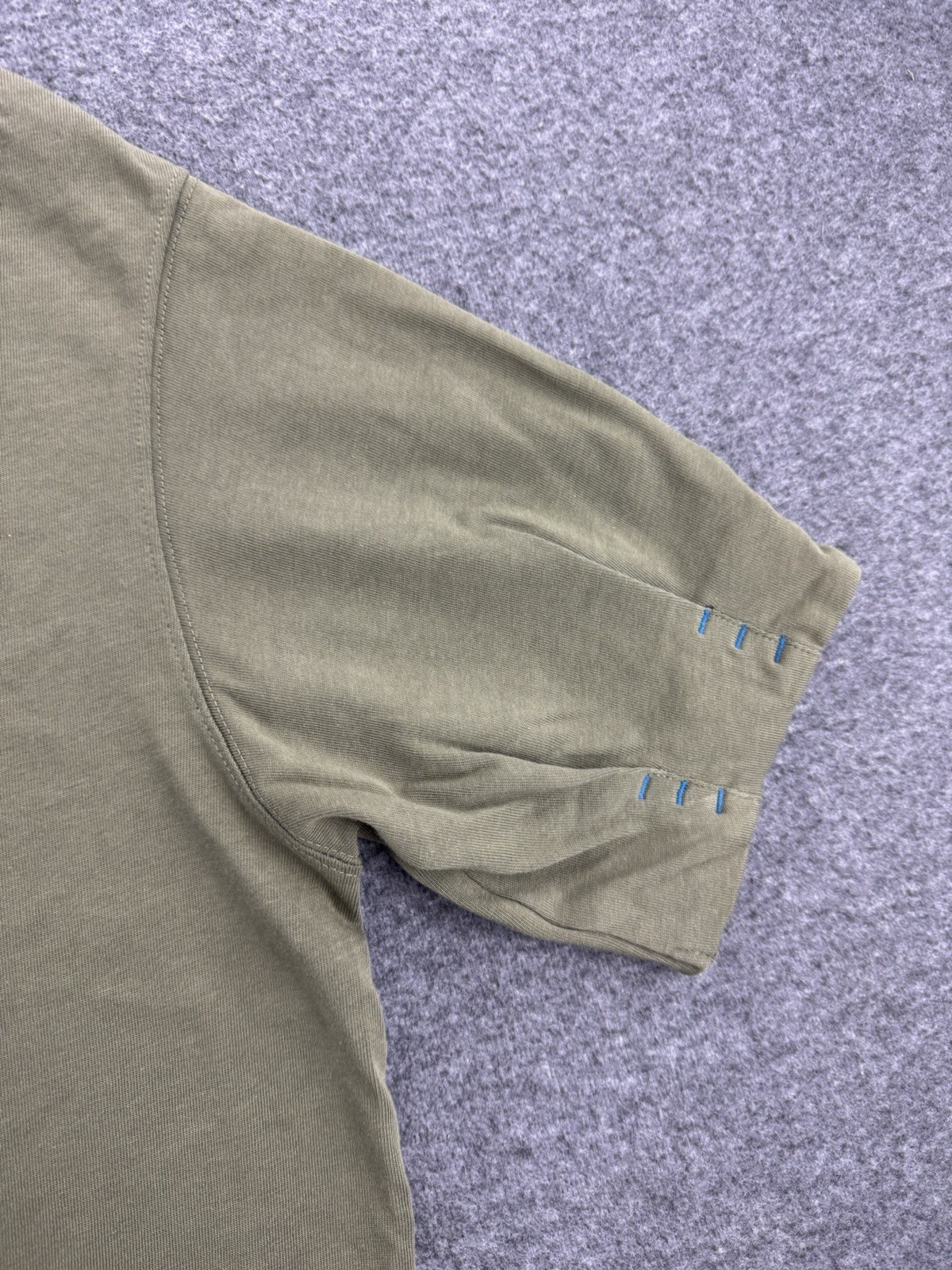 Nike Sportswear T Shirt Size Medium Olive Green Mesh Back Pleated VTG Inspired