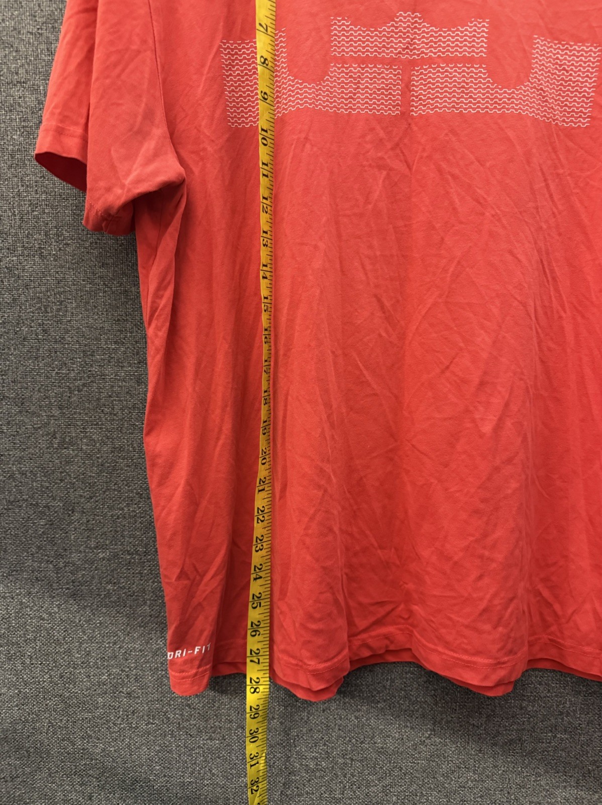 Nike Lebron James T Shirt Size Large Dri-Fit