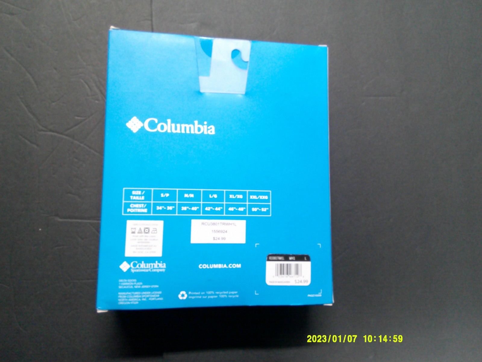 Columbia 3-Pack Boxed White V-Neck Cotton T-Shirts. Size Large. #1556924. New.