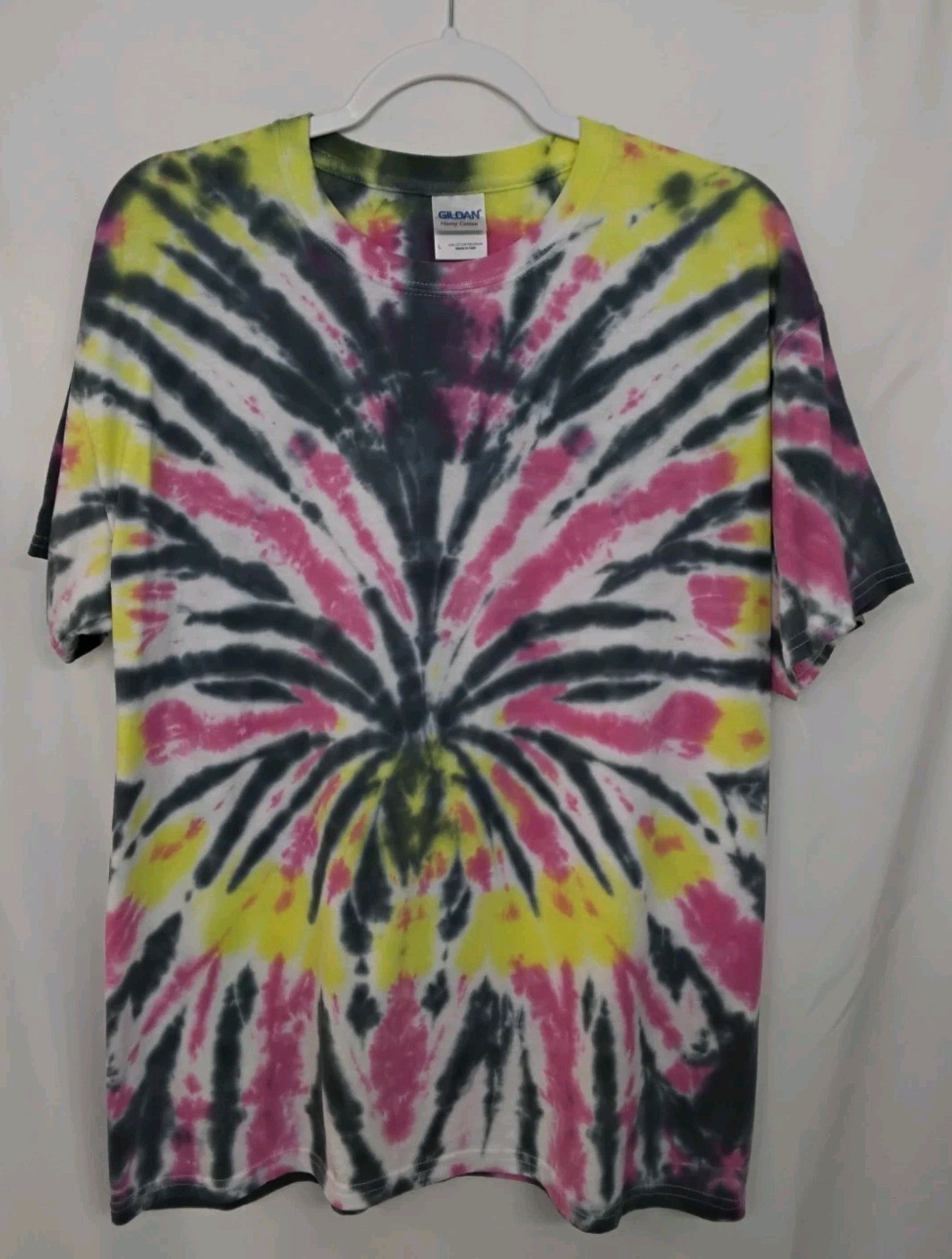 New Tie Dye Men’s T-Shirt Yellow Pink Adult Large Multicolor Summer Spider