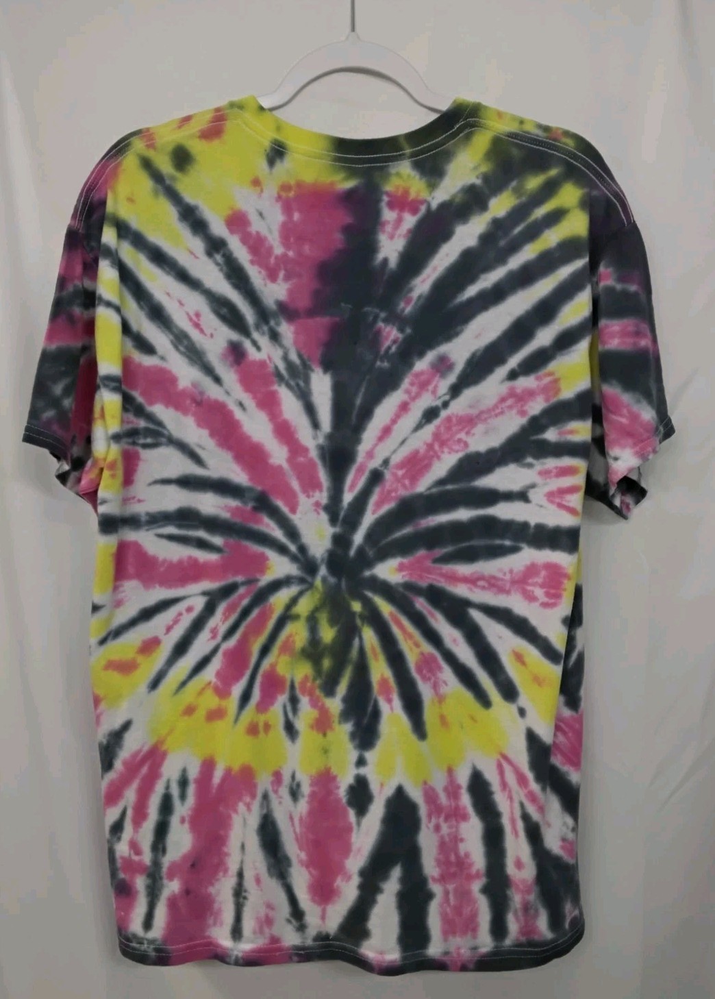 New Tie Dye Men’s T-Shirt Yellow Pink Adult Large Multicolor Summer Spider