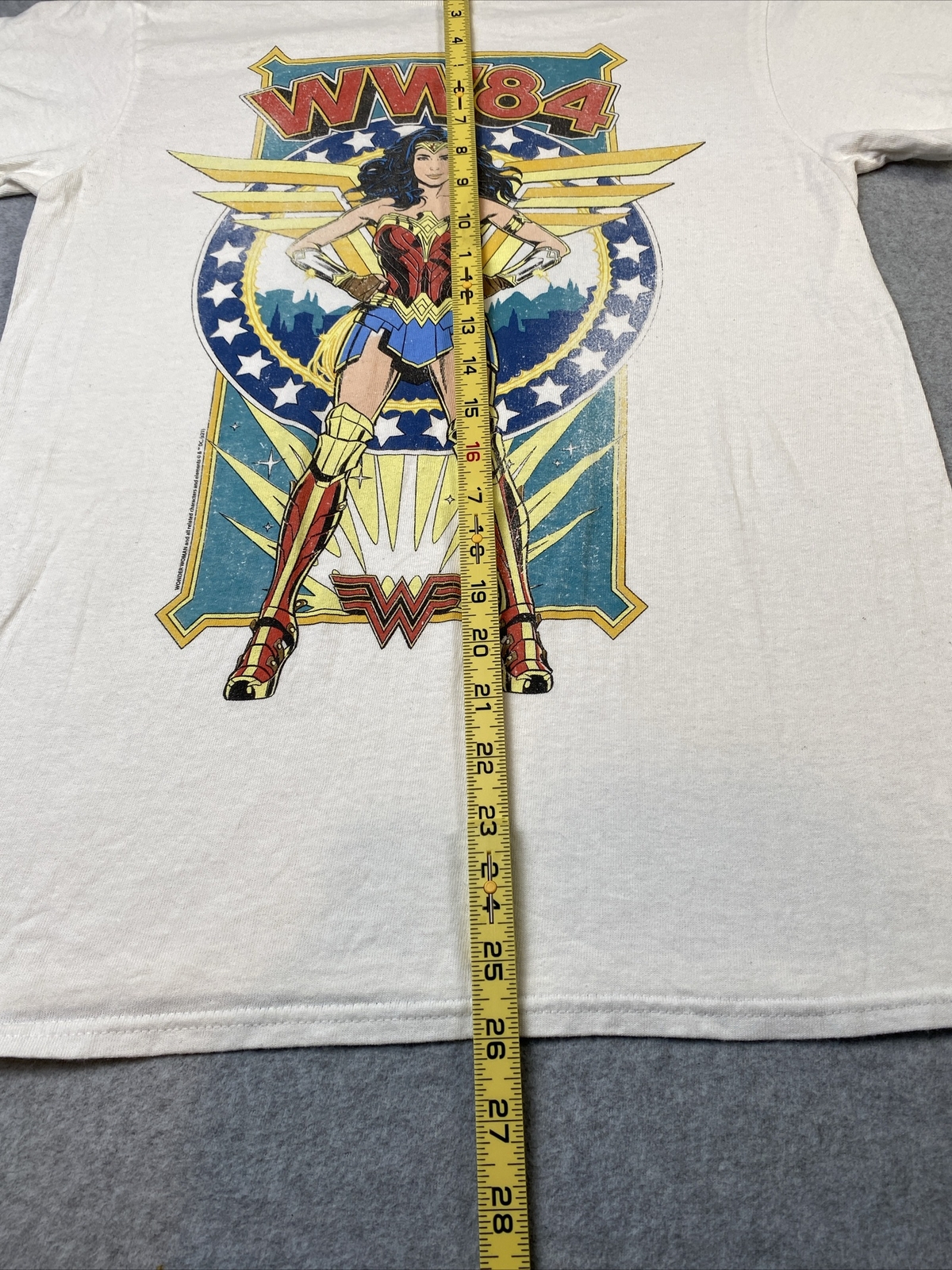 Wonder Woman – WW84 Vintage Style DC Comics T-Shirt Size Small Adult