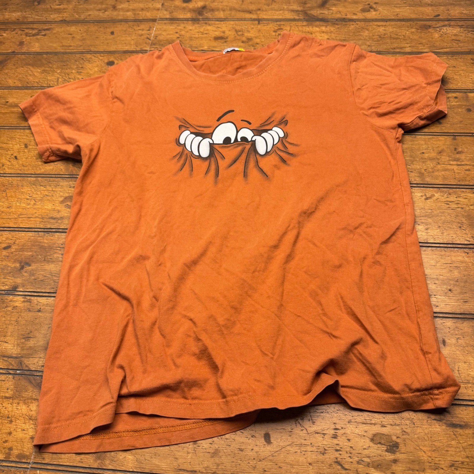 Bewakoof Burnt Orange Peeking Eyes Graphic T-Shirt Mens Large Short Sleeve Tee