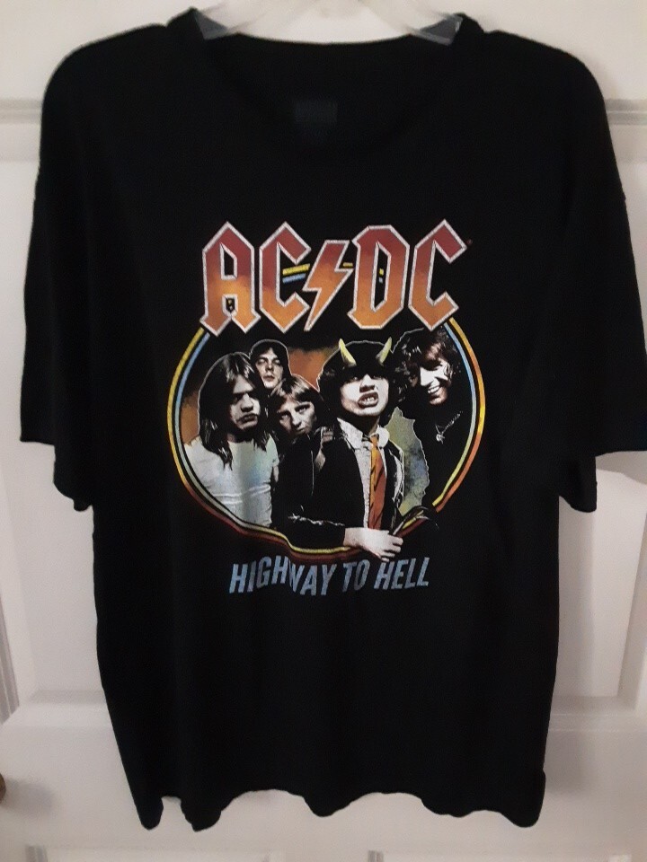 ac/dc highway to hell t-shirt 100% Soft Cotton. X-large. Machine Wash & DRY….