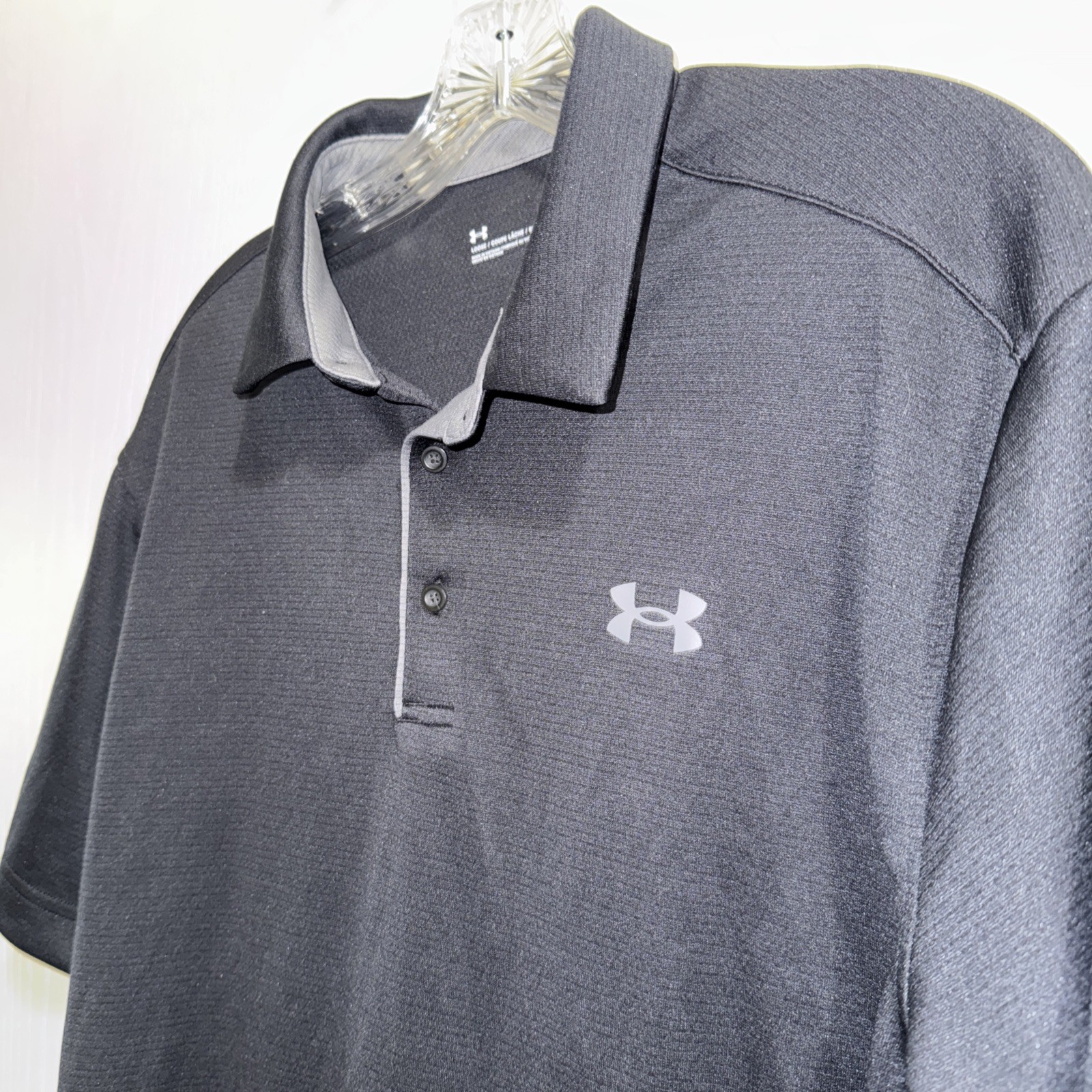 LARGE BLACK UNDER-ARMOR PULLOVER SHORT-SLEEVE SHIRT Machine Wash Polyester