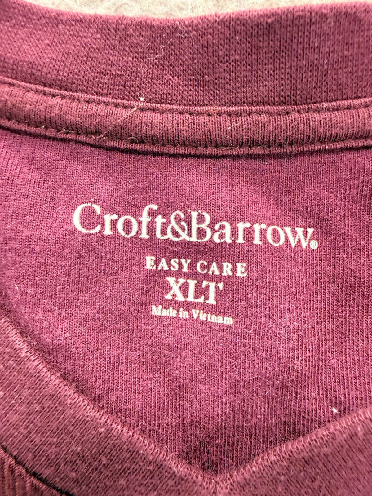 Croft & Barrow T-Shirt Mens XLT Maroon Red Textured Knit Easy Care V-Neck Basic