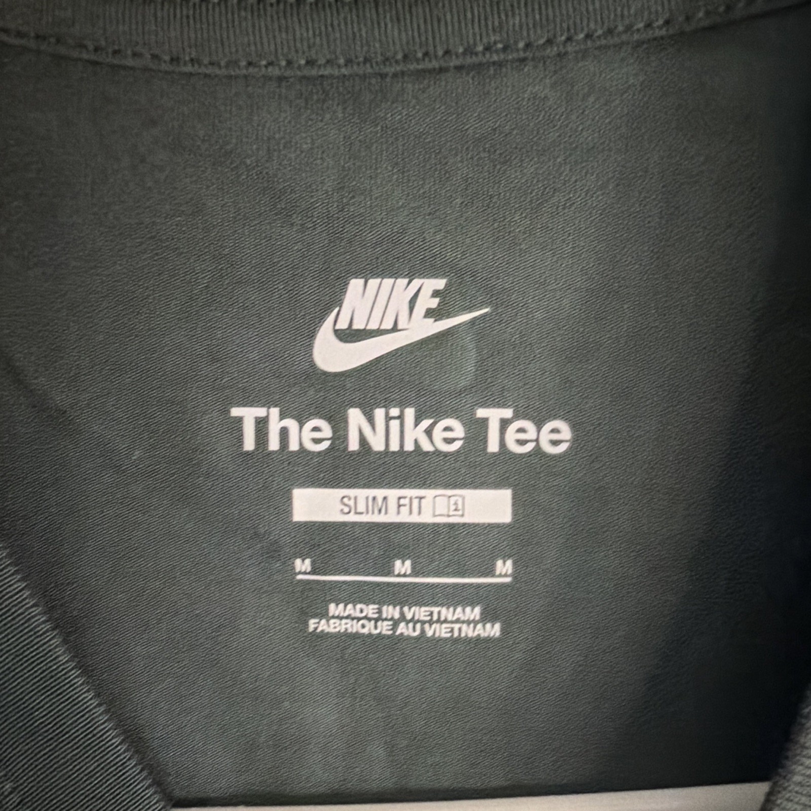 Nike Graphic T-shirt In Green Size Medium Slim Fit Short Sleeve