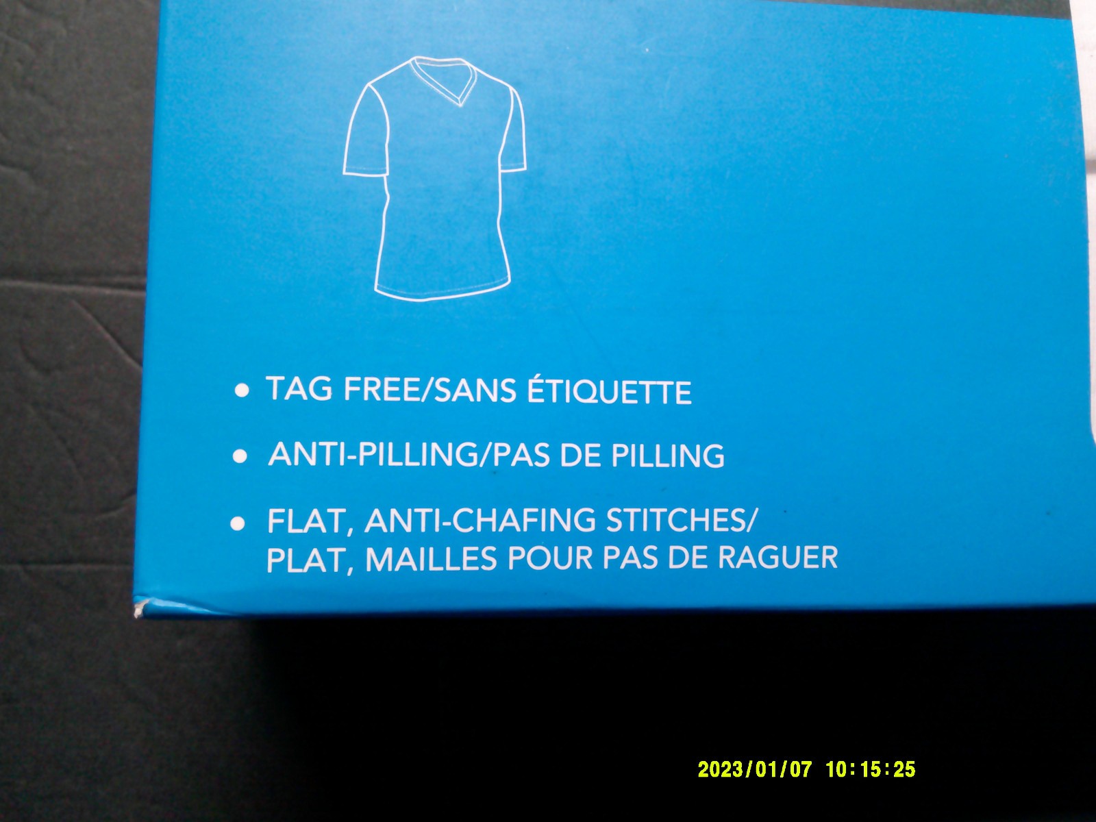 Columbia 3-Pack Boxed White V-Neck Cotton T-Shirts. Size Large. #1556924. New.