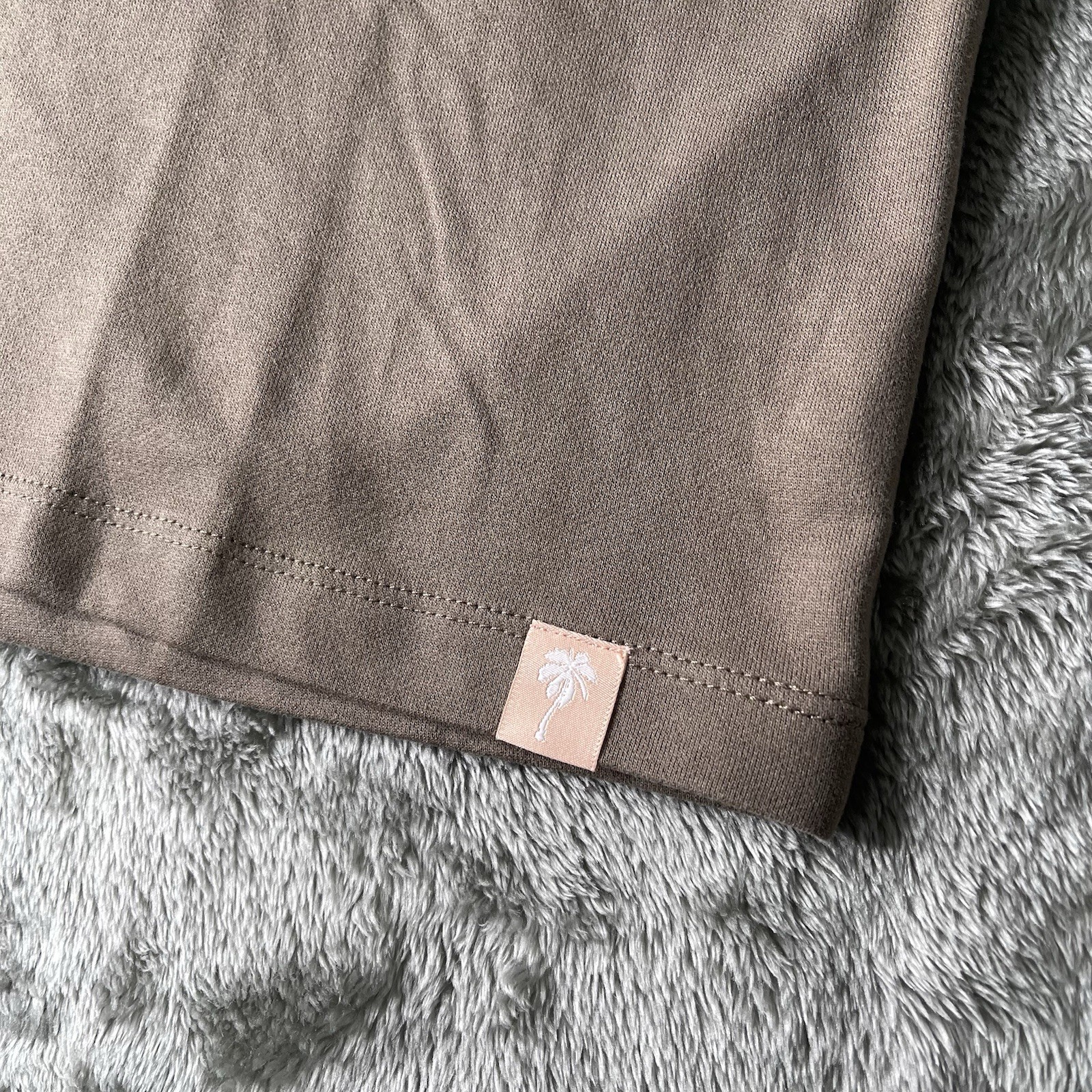 Free Planet Relaxed Fit Tshirt Size Medium Color Brown Streetwear NWT
