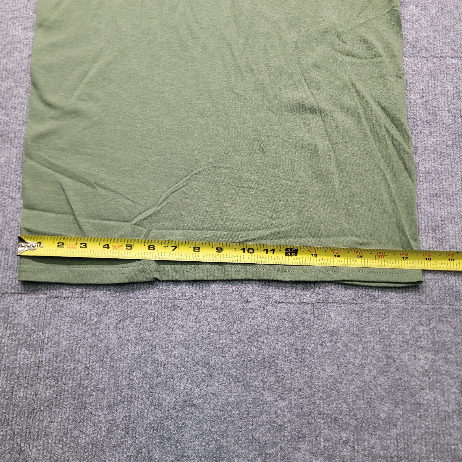 Gildan G540 Men’s Heavy Cotton Preshrunk Long Sleeve Shirt Green Size Small