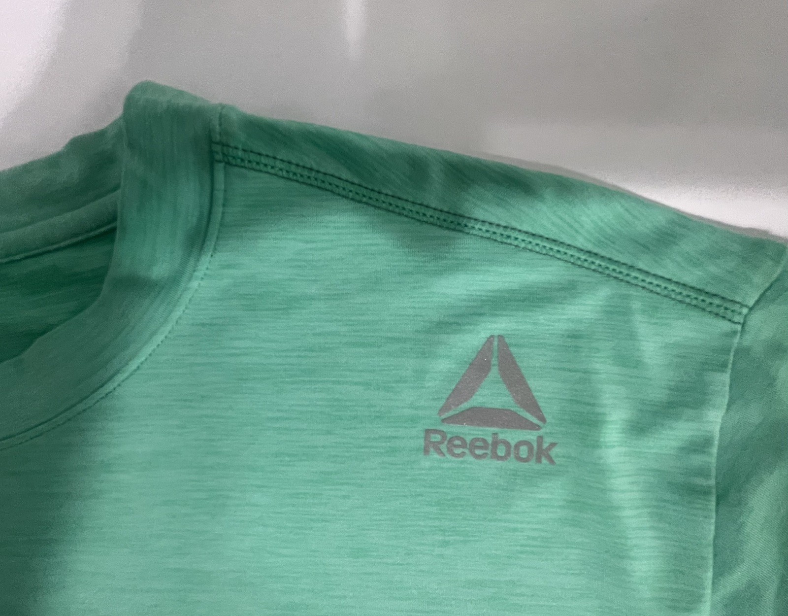 Green Reebox XL polyester/spandex short sleeve t-shirt
