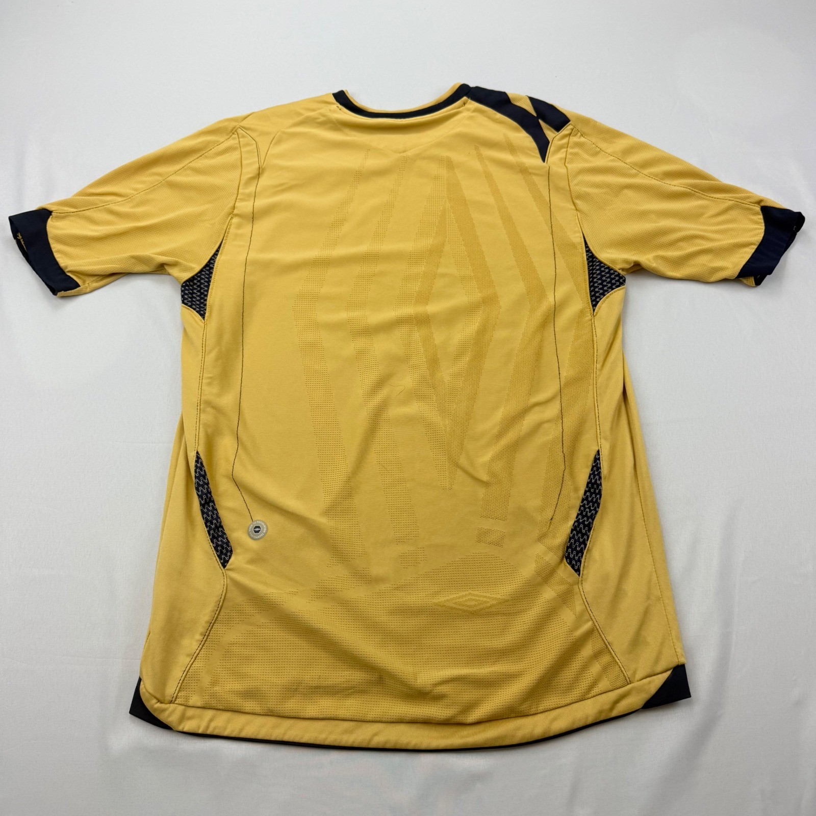 Umbro Everton Soccer Jersey Mens Small Yellow 2010-11 Away Chang Sponsor Kit