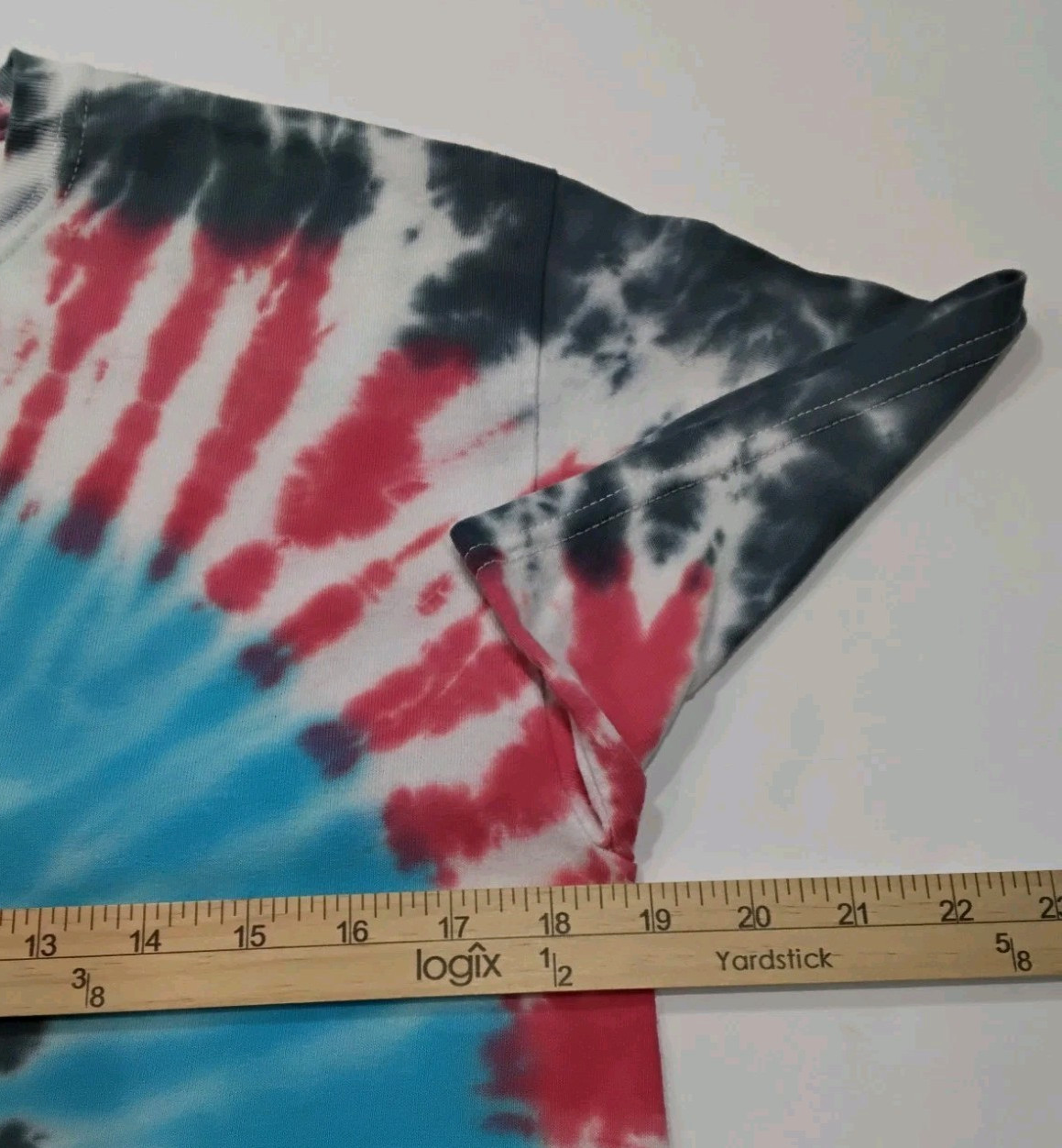 New Tie Dye Men’s Medium T-Shirt Red Blue Multicolor Summer Swirl Spiral