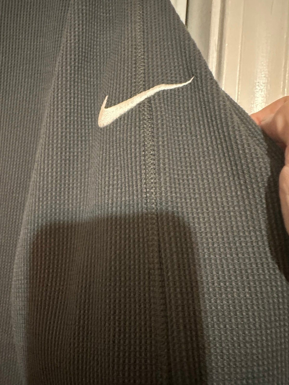 Nike Shirt Mens Large Gray Thermal Salute To Service Philadelphia Eagle’s NFL