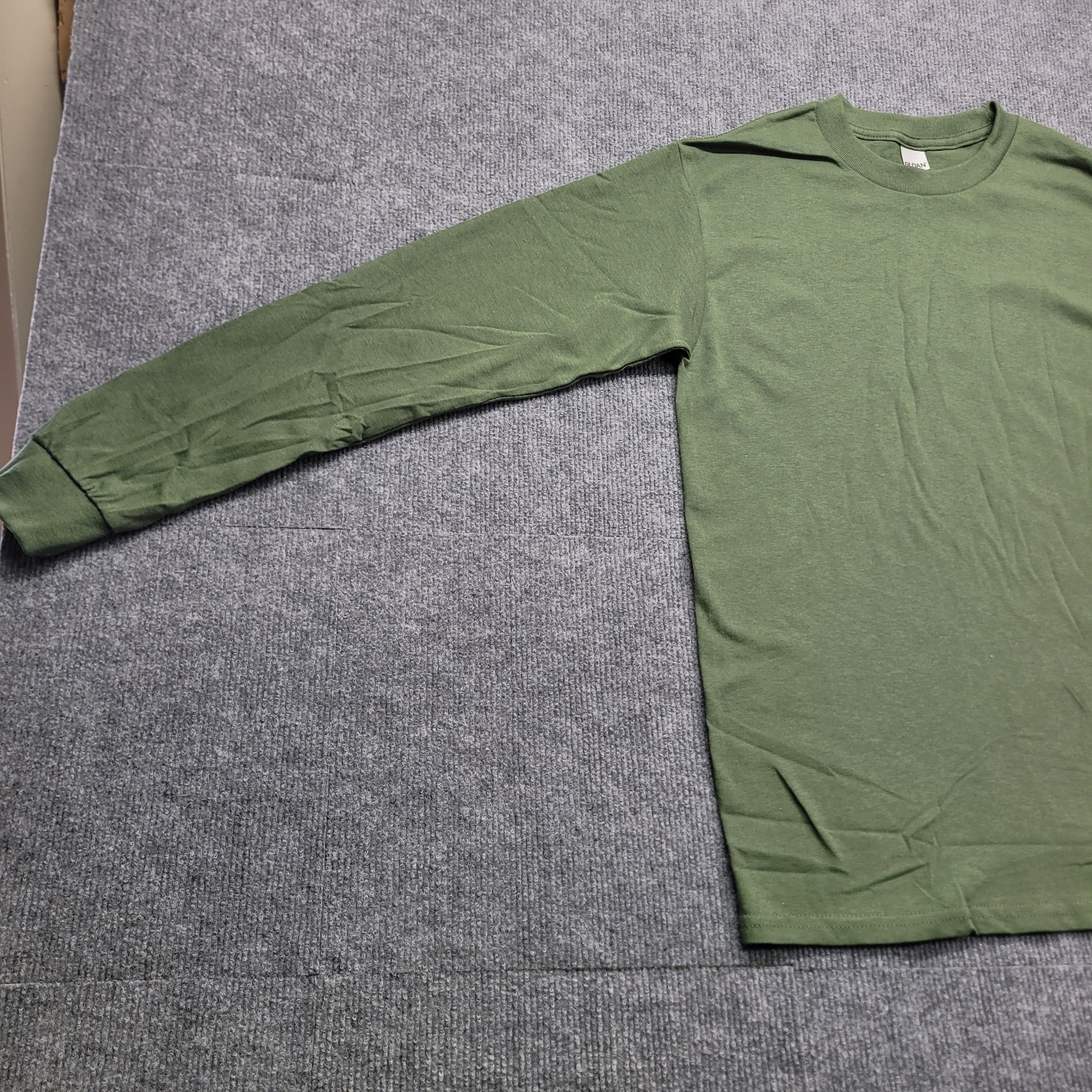 Gildan G540 Men’s Heavy Cotton Preshrunk Long Sleeve Shirt Green Size Small