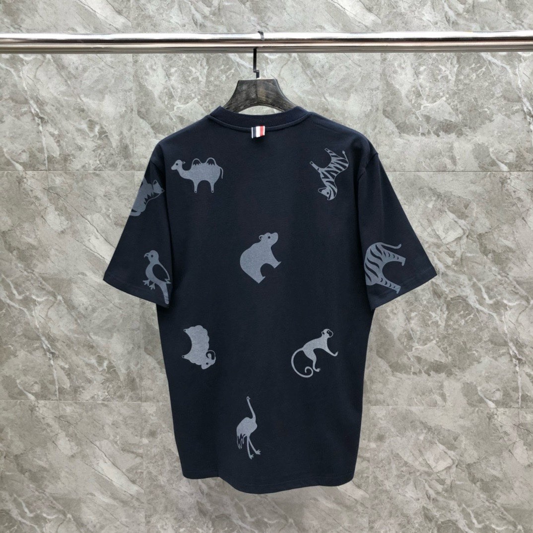 Thom Browne New Multi Animal Print Cotton Short Sleeve Navy T-Shirt Size XL