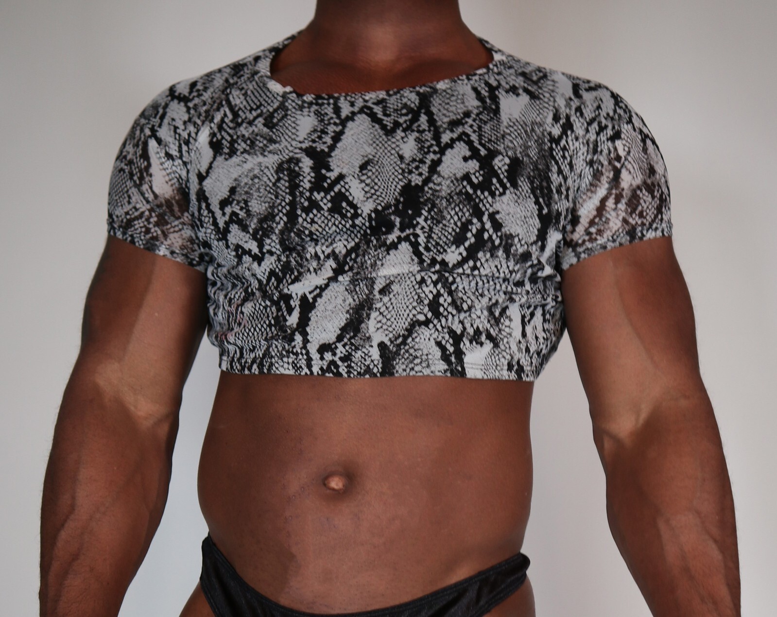 ANIMAL PRINT CROPPED SHIRT SIZE M/L