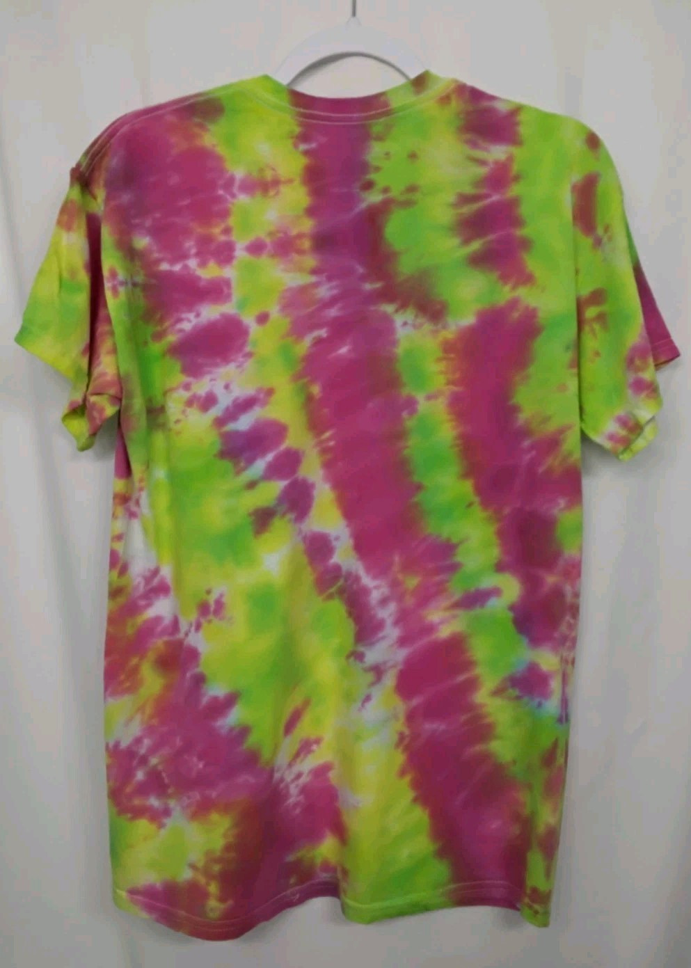 New Tie Dye Men’s T-Shirt Medium Pink Yellow Multicolor Summer Swirl Spiral