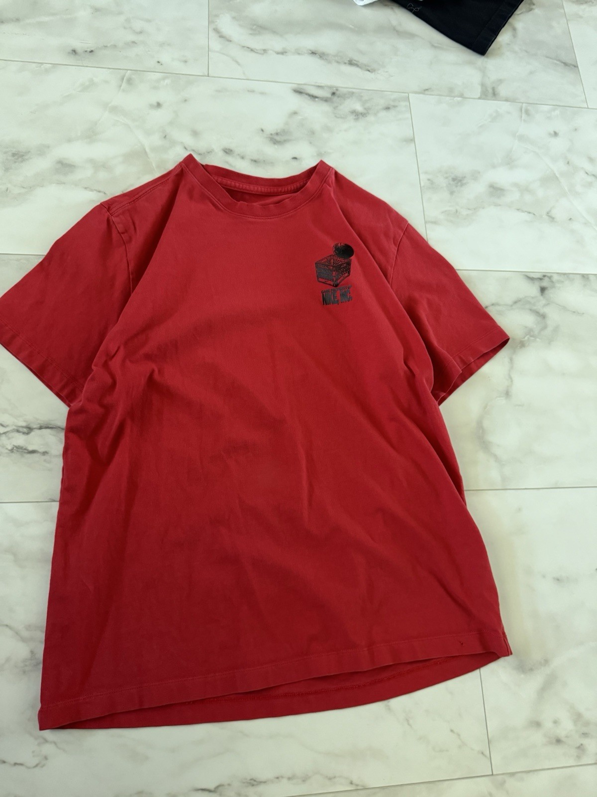 Men’s Nike T Shirt Red Size Medium Cool Graphic Design