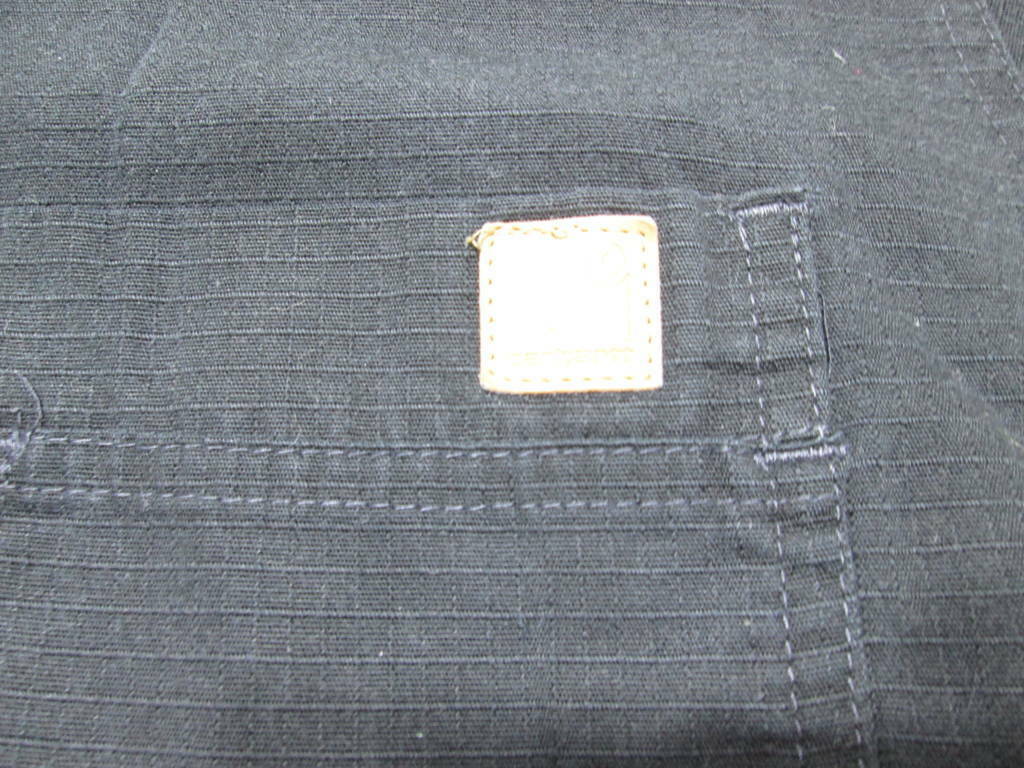 Carhartt Mens Size L V-Neck Shirt Black Pleated Chest Pocket Logo Print Casual