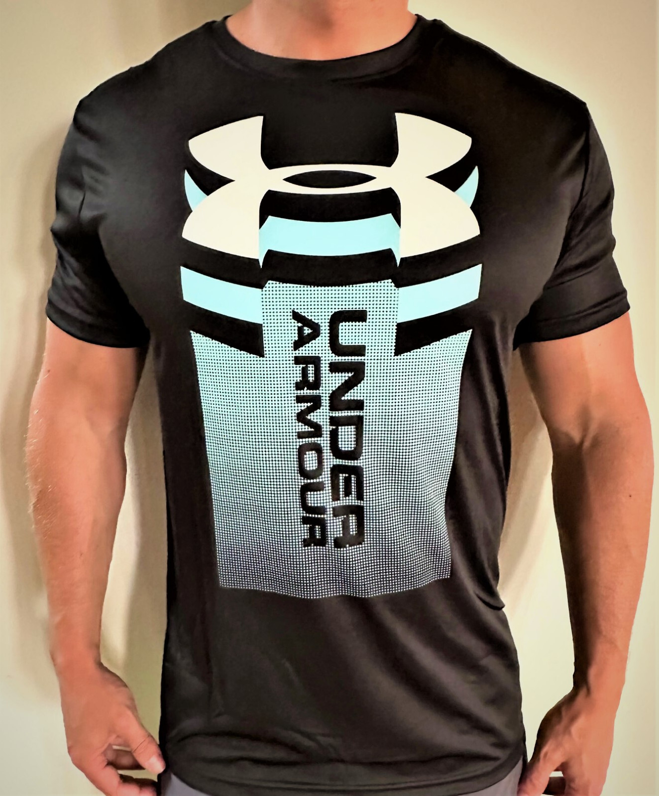 UA Under Armour Men’s Arrow Logo Tee Top Athletic Muscle Gym Shirt New With Tags