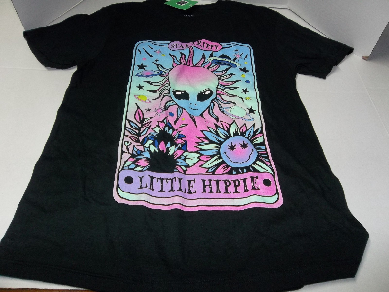 NWT Mens Size M Machine Wash Cold T-Shirt Stay Trippy Little Hippie Alien Flower