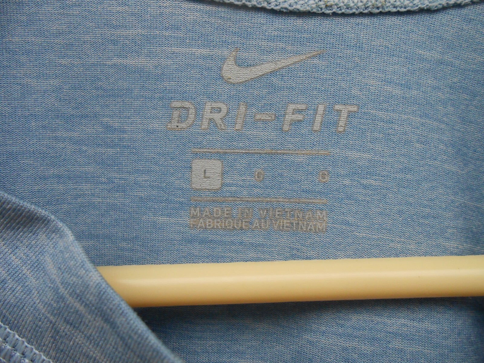 NIKE DRIFIT TEE-SHIRT SIZE LARGE PALE BLUE GRAY LIGHT FABRIC MACHINE WASH