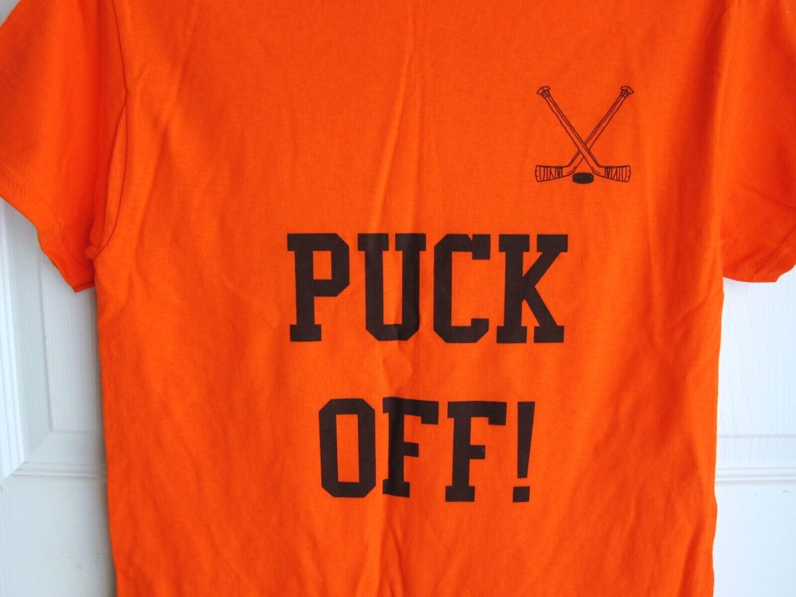 Hockey Juniors Teens PUCK OFF Orange T-Shirt 100% Cotton Size S – NEW