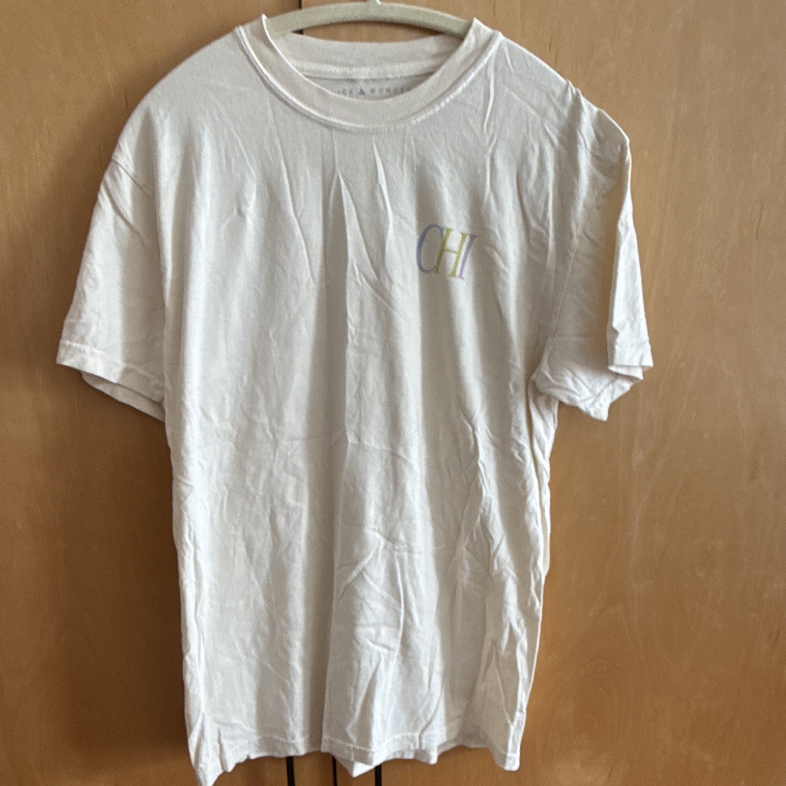 Alice & Wonder Chicago Graphic White Men’s Crew Neck T-Shirt M