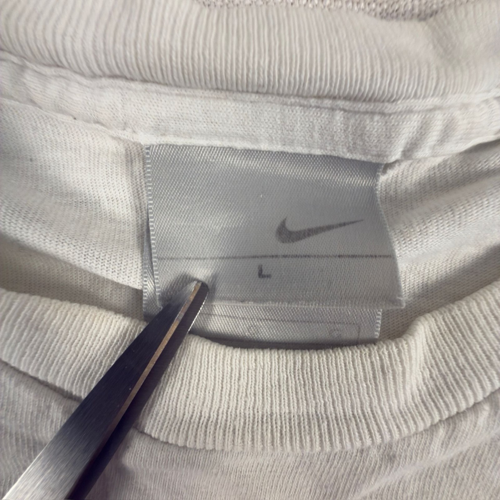 Nike Vintage Embroidered Swoosh T-Shirt White Size Large