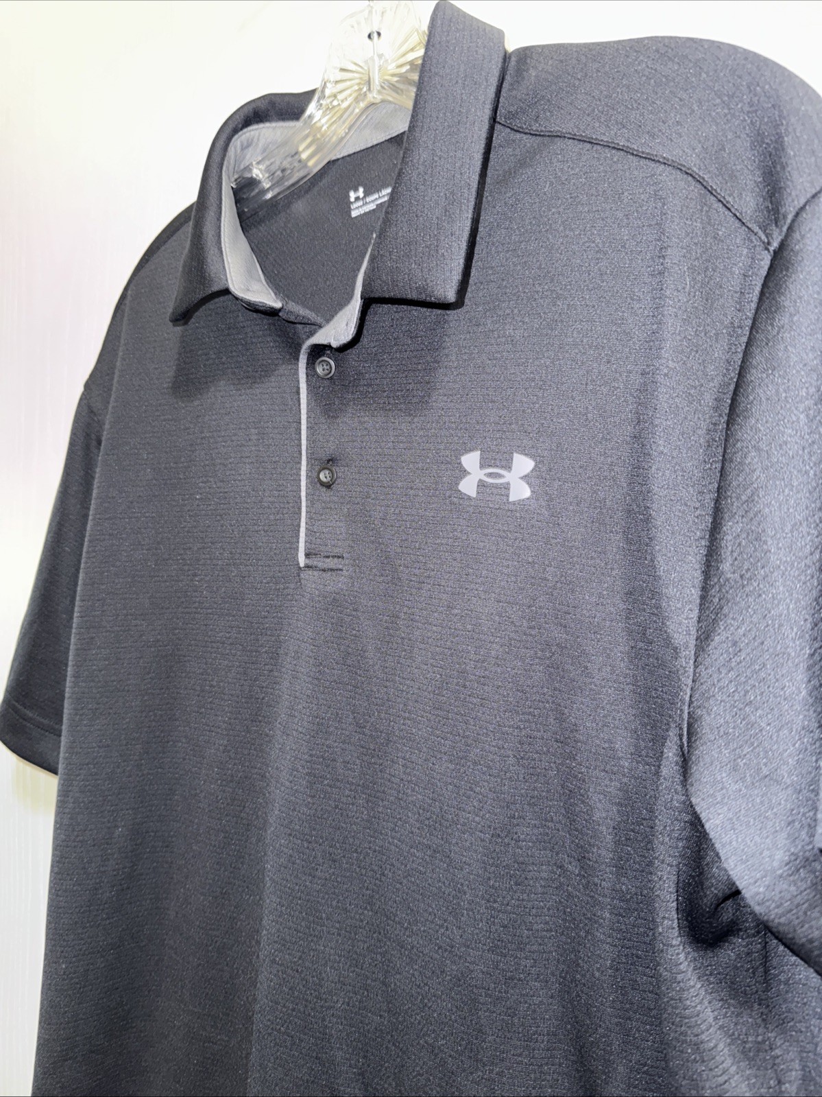 LARGE BLACK UNDER-ARMOR PULLOVER SHORT-SLEEVE SHIRT Machine Wash Polyester