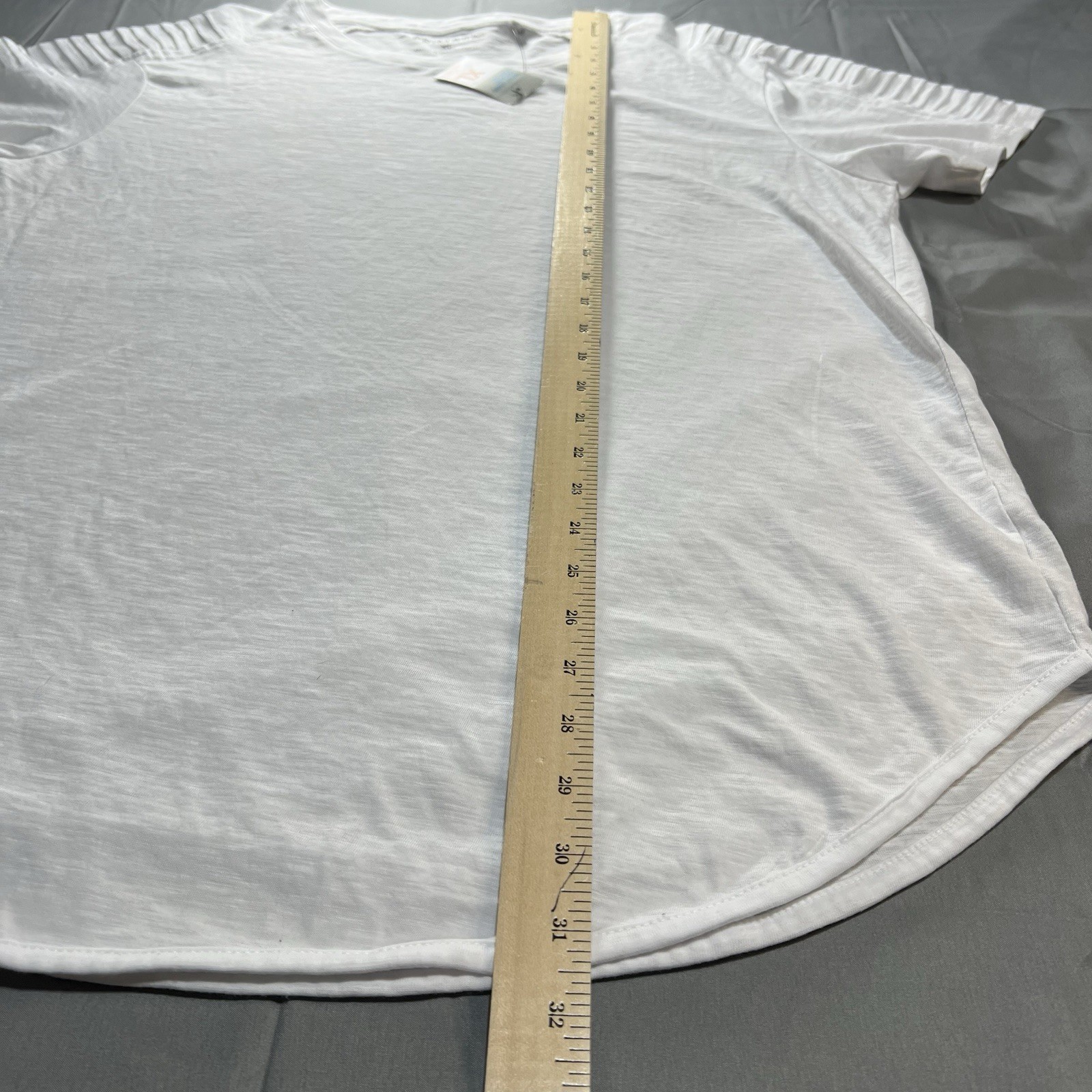 Primark white crewneck t-shirt with pleated sleeves in size XL