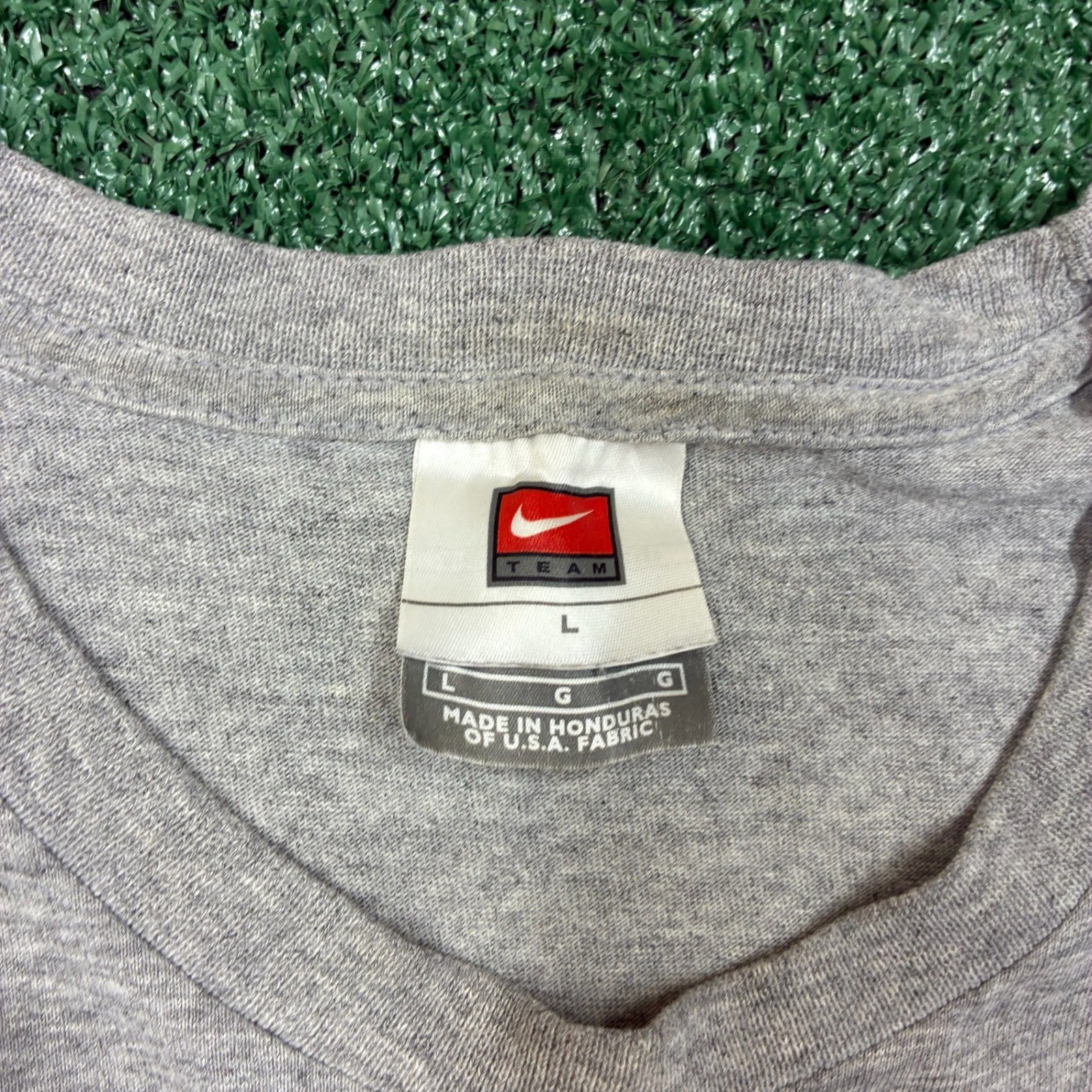 Y2K Embroidered Nike Blank Grey T-shirt